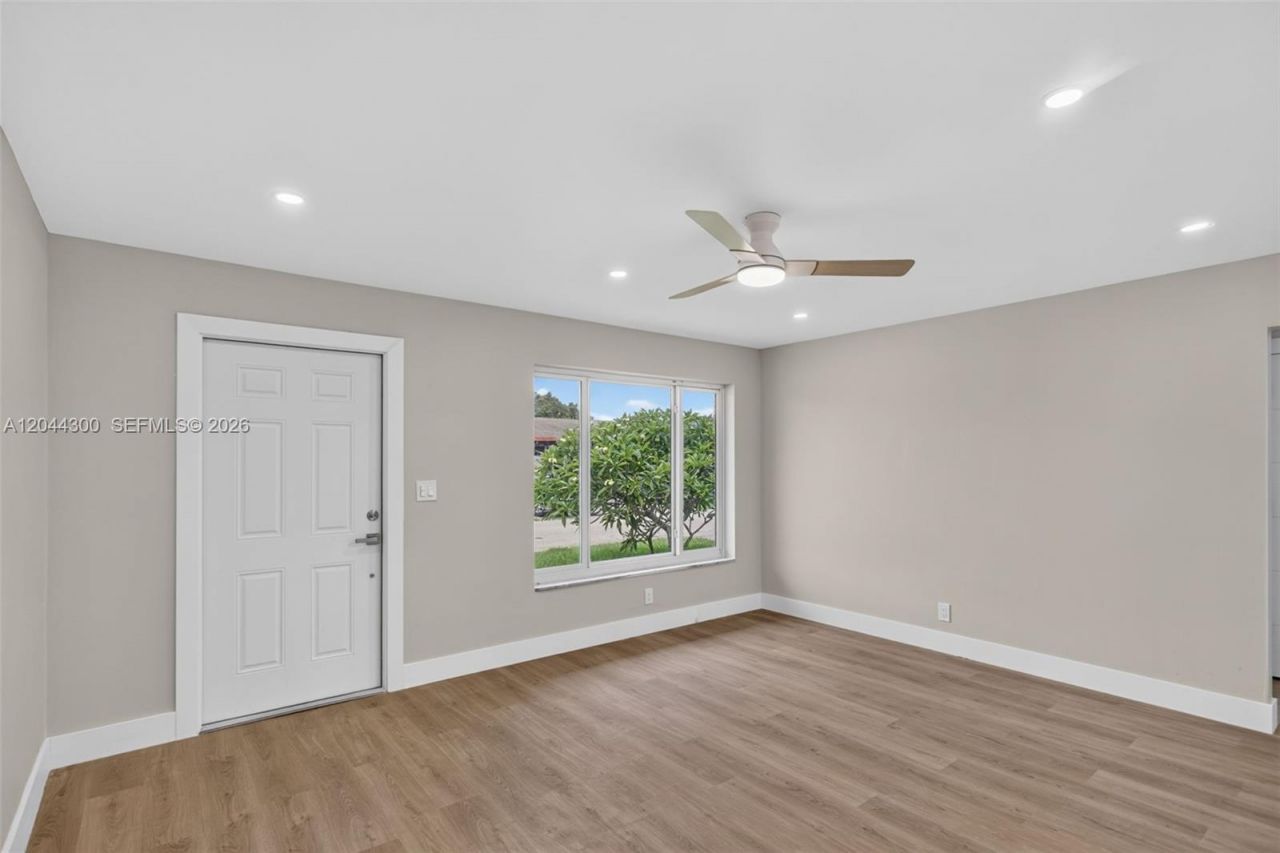 5711 NW 48th Ter , Tamarac, FL 33319 Photo