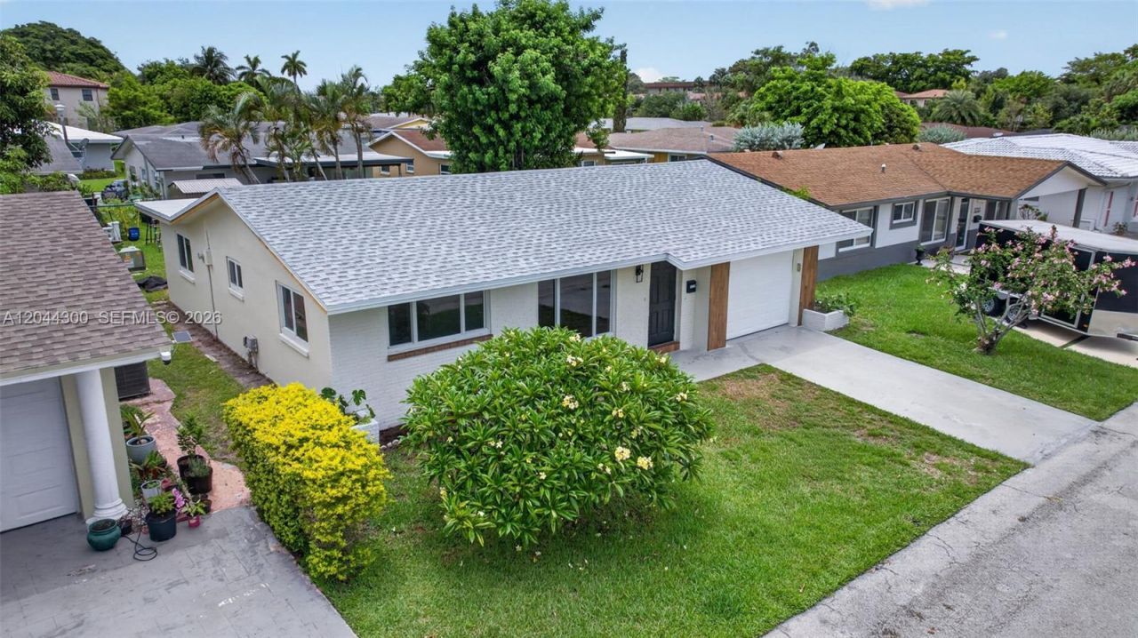 5711 NW 48th Ter , Tamarac, FL 33319 Photo