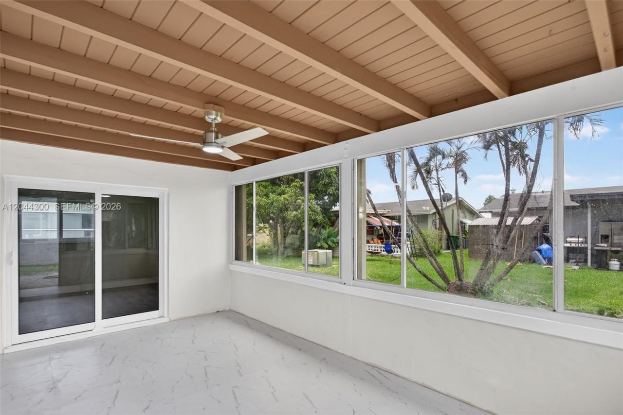 5711 NW 48th Ter , Tamarac, FL 33319 Photo