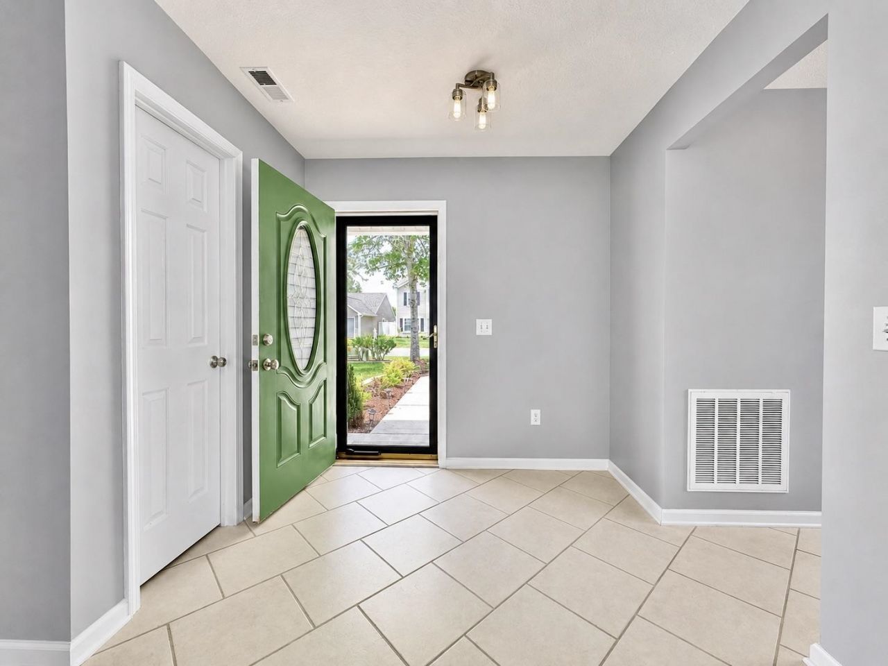 746 Pepperbush Dr. Photo 5