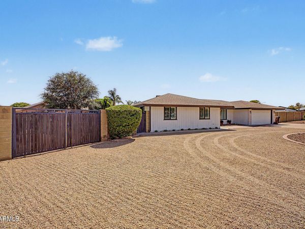 8767 W VILLA HERMOSA, Peoria, AZ 85383