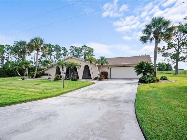 711 Mirror Lakes DR , LEHIGH ACRES, FL 33974