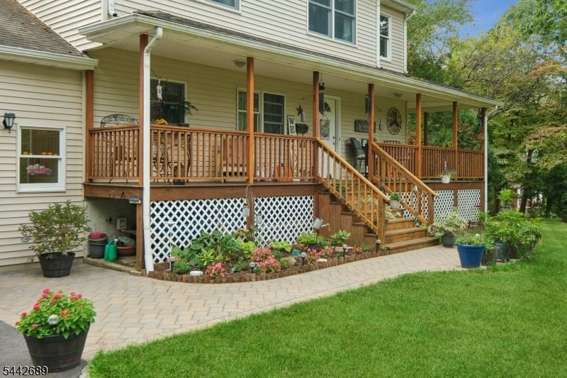 158 Maple St, New Providence, NJ 07974 Main Photo