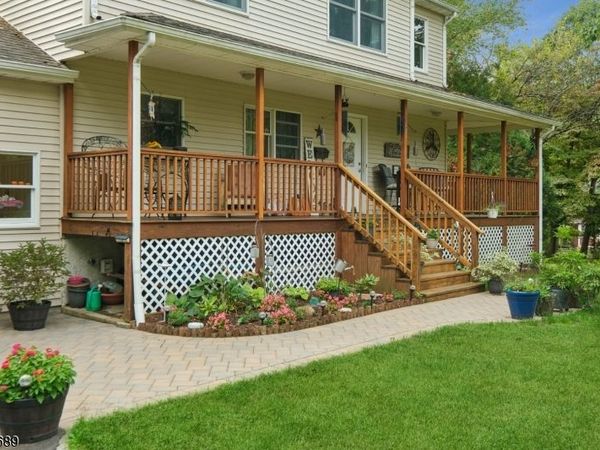 158 Maple St, New Providence, NJ 07974