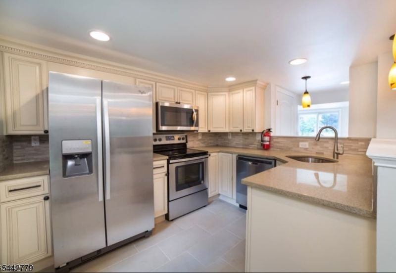 32 E Shore Trl, Hardyston, NJ 07460 Main Photo