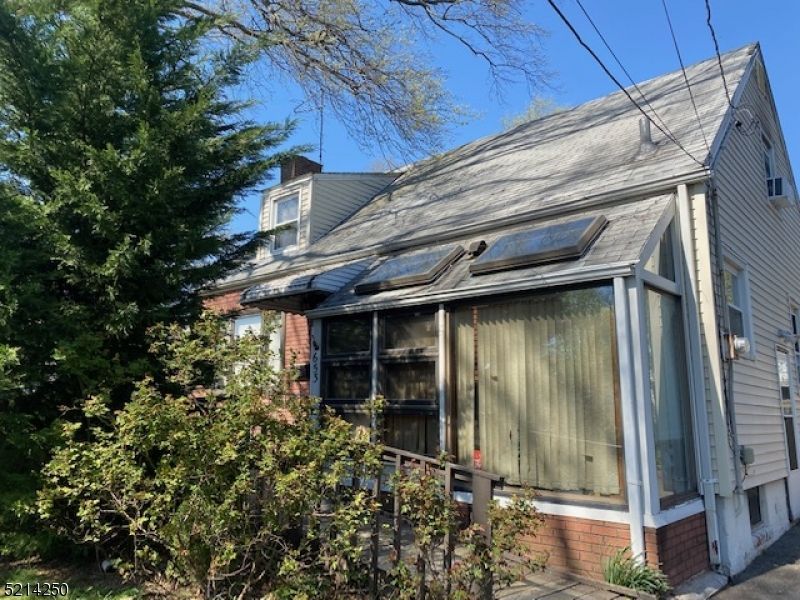 653 Thomas Pl, Rahway, NJ 07065 Main Photo