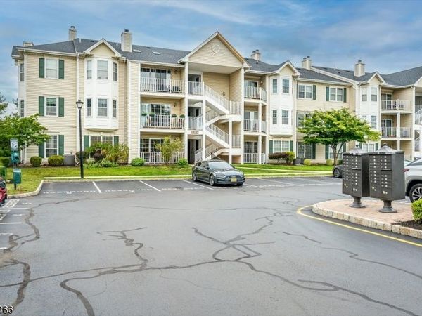 76 Clay St, North Brunswick, NJ 08902