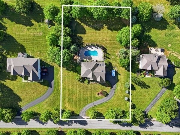 29 Old Schoolhouse Rd, Bethlehem, NJ 08802