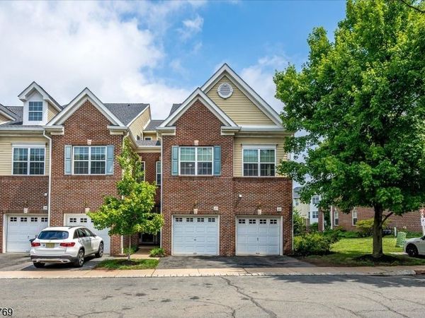 27 Taft Ln, Morristown, NJ 07960