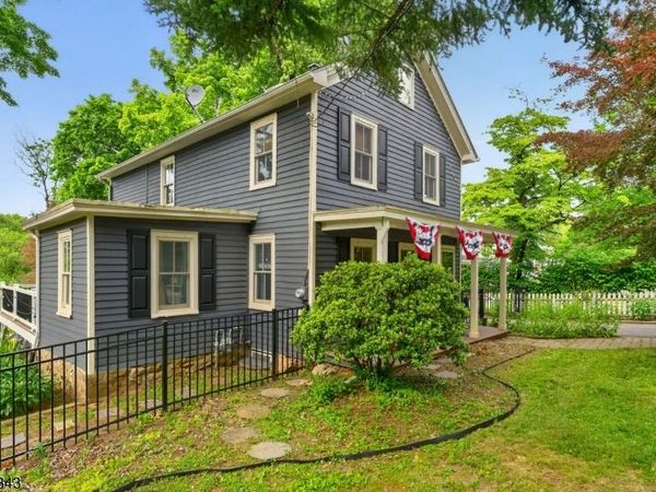 79 W Main St, Mendham, NJ 07945