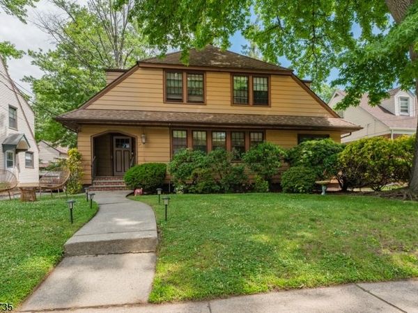 529 Wyndham Rd, Teaneck, NJ 07666