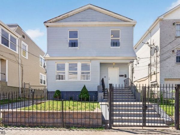 17 Wolcott Ter, Newark, NJ 07112