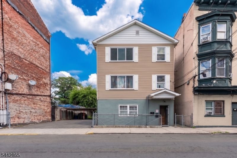 363 Summer St, Paterson, NJ 07501 Main Photo