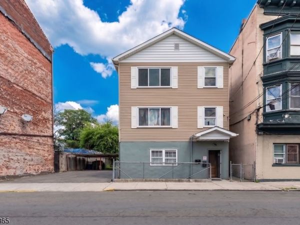 363 Summer St, Paterson, NJ 07501