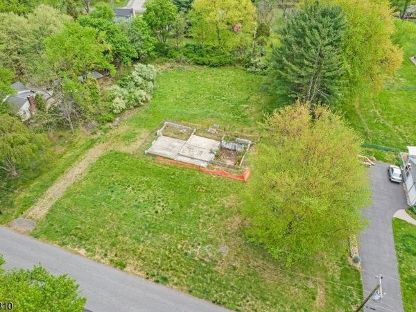 10 Concord Rd, Clinton, NJ 08833