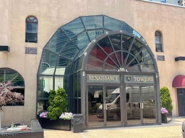 111 Mulberry St, Unit 2R, Newark, NJ 07102