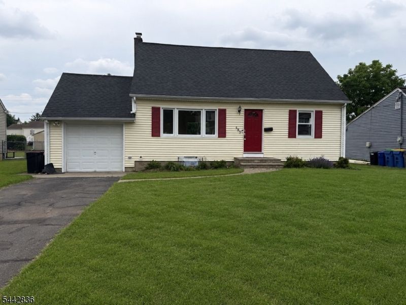 585 Mountainview Dr, North Plainfield, NJ 07063 Main Photo