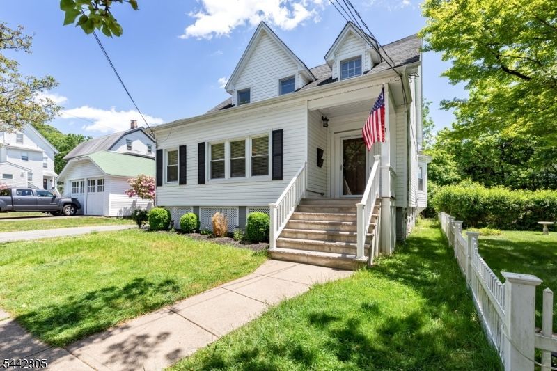 11 Milton Pl, Unit 2, Morristown, NJ 07960 Main Photo