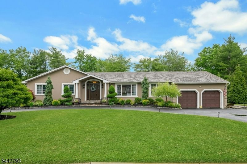 13 Merlin Pl, Montville, NJ 07058 Main Photo