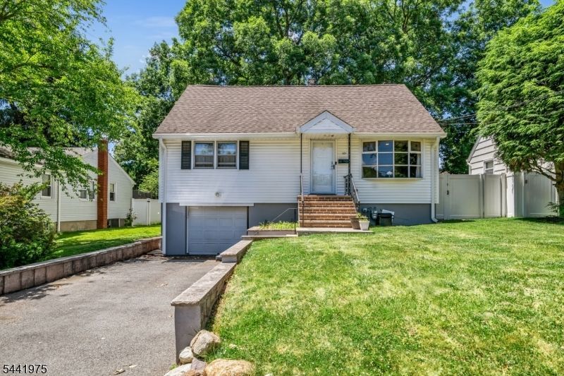 101 Pinecrest Ter, Wayne, NJ 07470 Main Photo