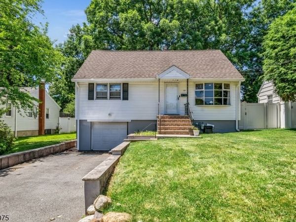 101 Pinecrest Ter, Wayne, NJ 07470