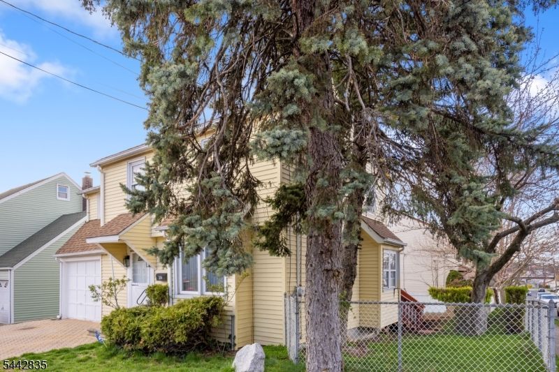 271 Outwater Ln, Saddle Brook, NJ 07663 Main Photo