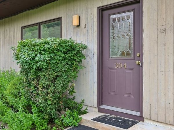 281 Browertown Rd, Woodland Park, NJ 07424