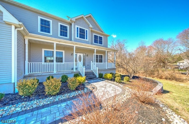 1125 Van Arsdale Dr, Branchburg, NJ 08853 Main Photo