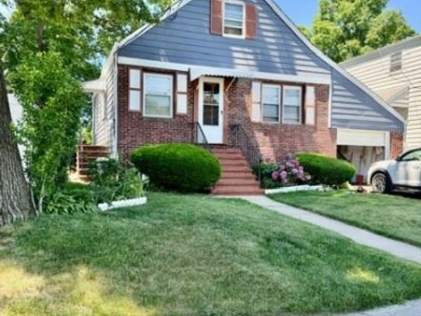 624 Chandler Ave, Roselle, NJ 07203