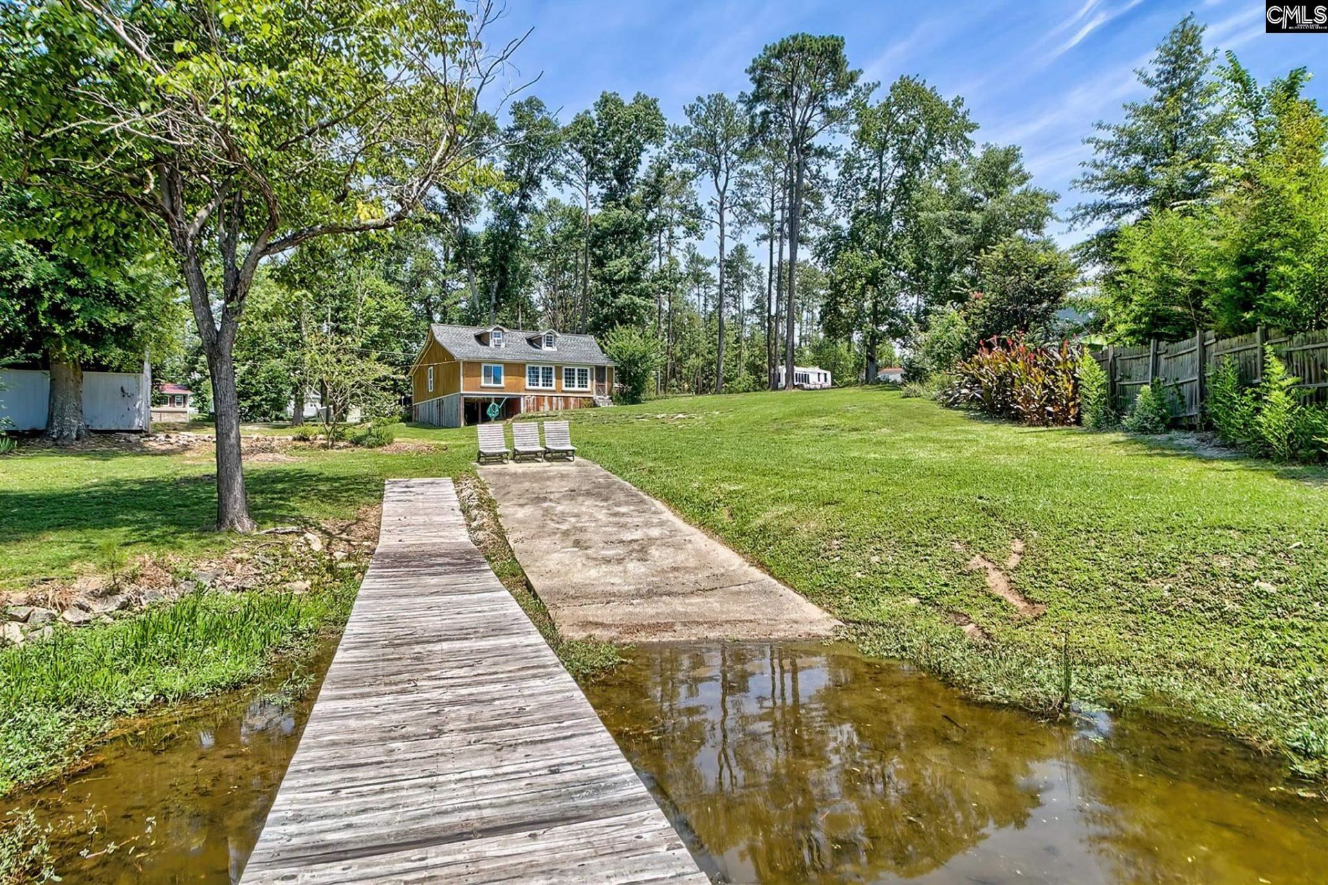 1060 Carolina Lane  Photo 9