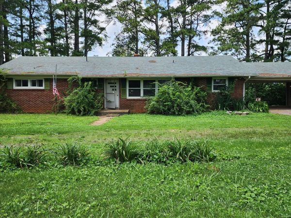 1202 North Main St , Saint Joseph, TN 38481