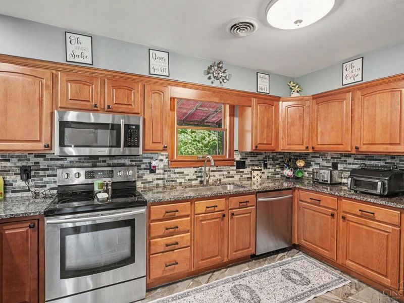 3377 Greenmount Drive, Green Township, OH 45248 Photo 8