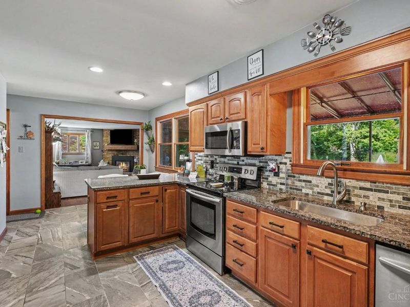 3377 Greenmount Drive, Green Township, OH 45248 Photo 9