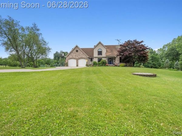 125 Olde Franklin Drive, Howell Twp, MI 48855