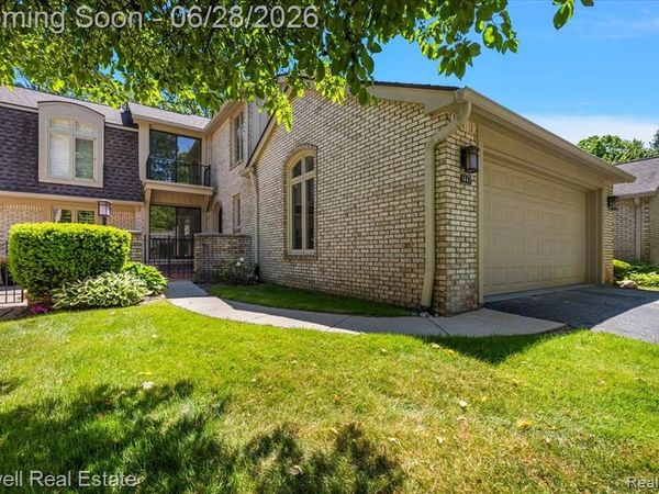 1447 Ravineview Court, Bloomfield Hills, MI 48304