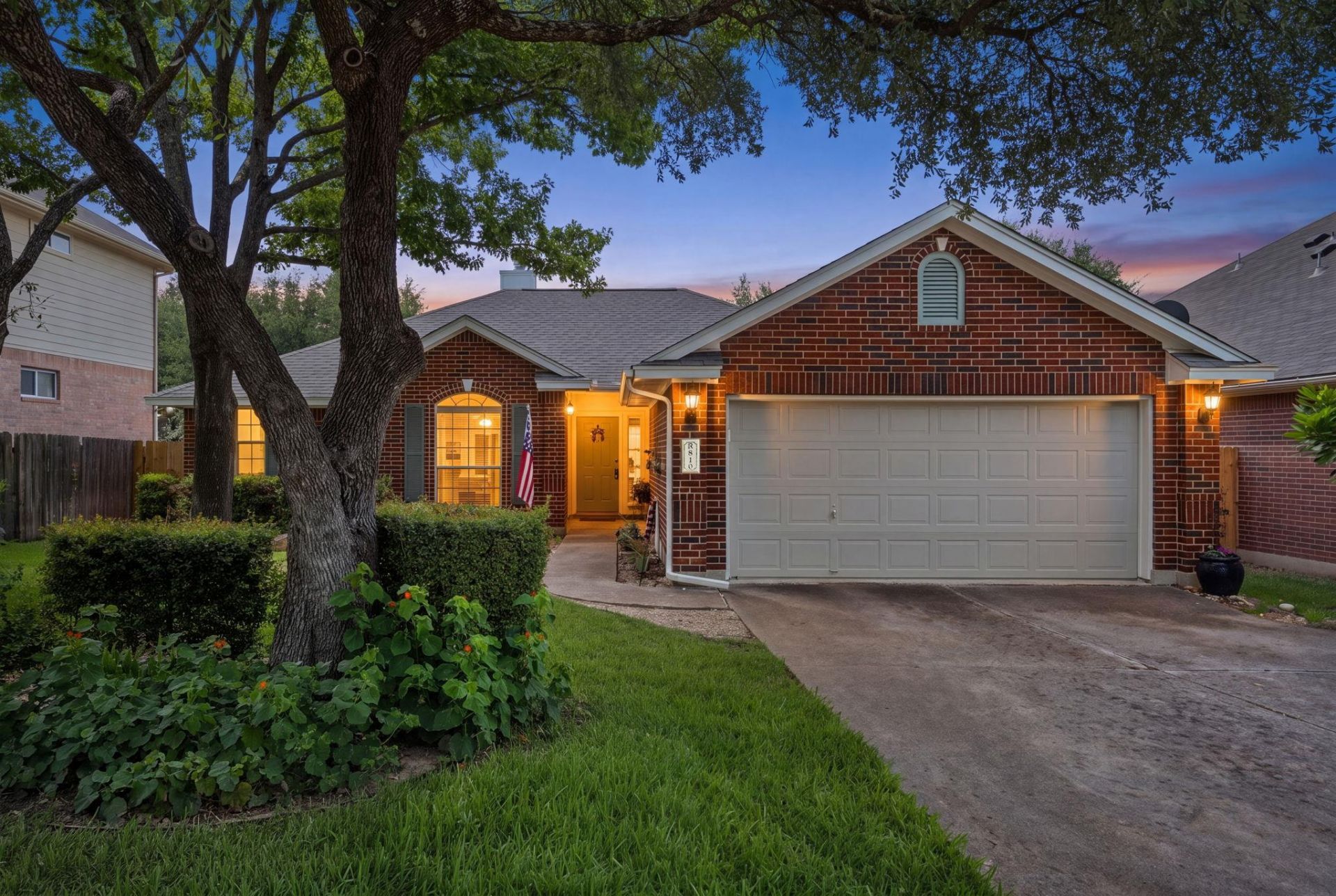 810 Hilltop Dr, Leander, TX 78641 Main Photo