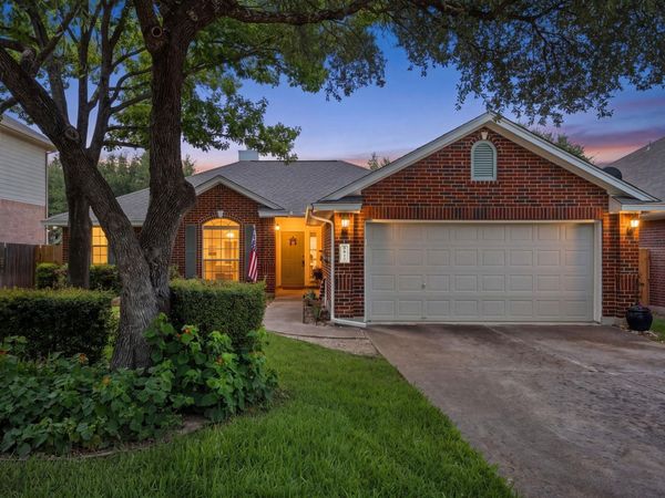 810 Hilltop DR, Leander, TX 78641