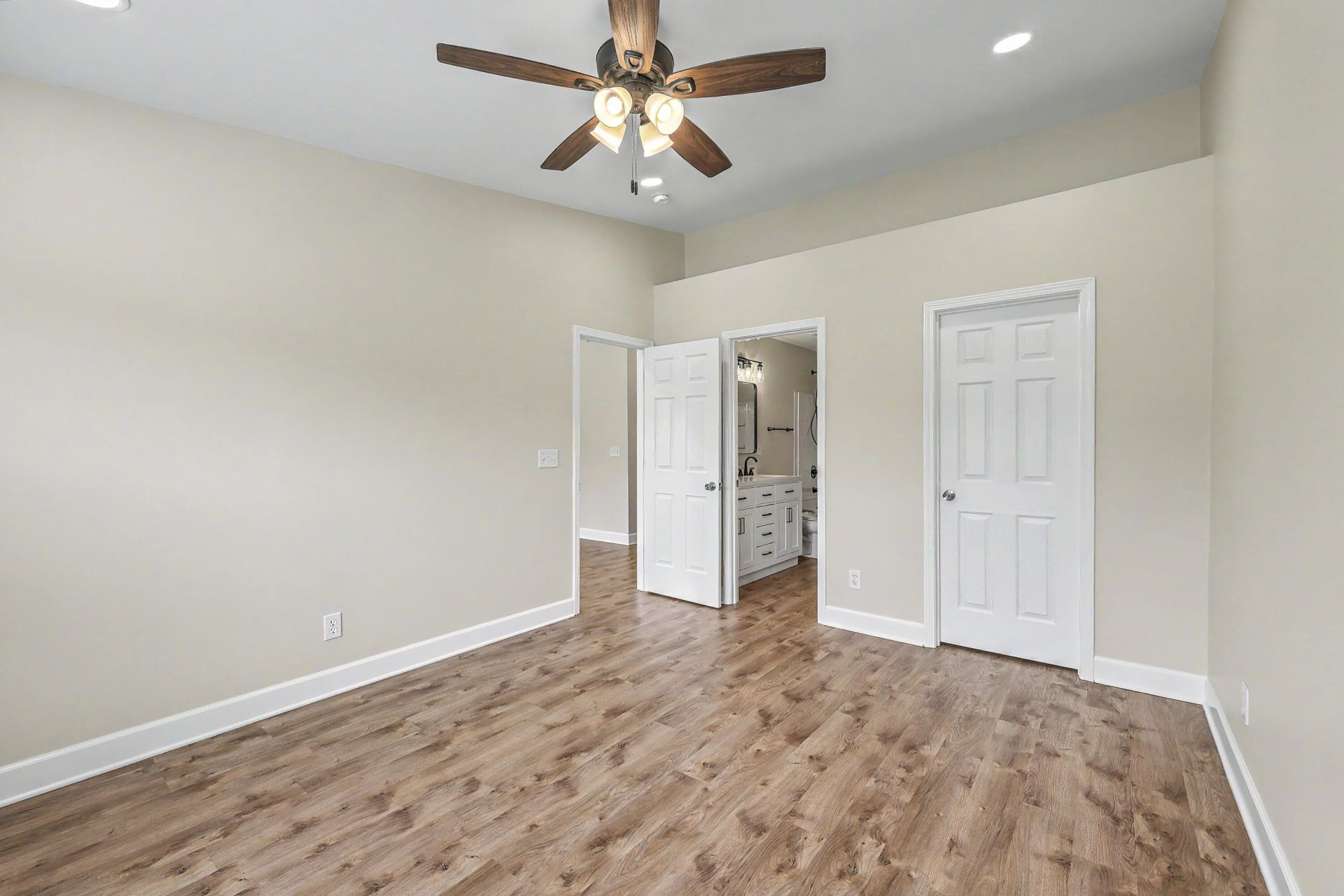 243 Dunning Road Photo 18