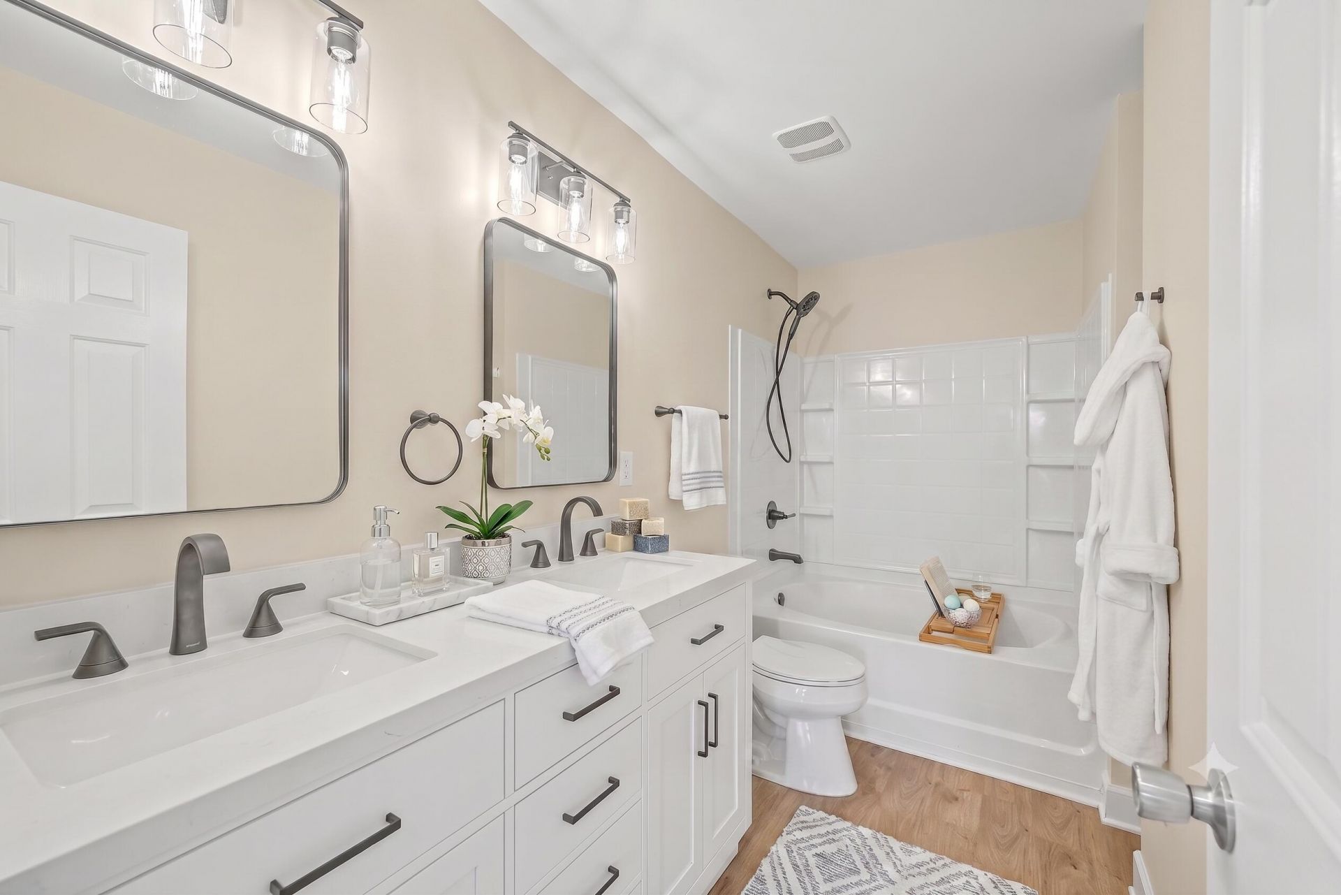 243 Dunning Road Photo 19
