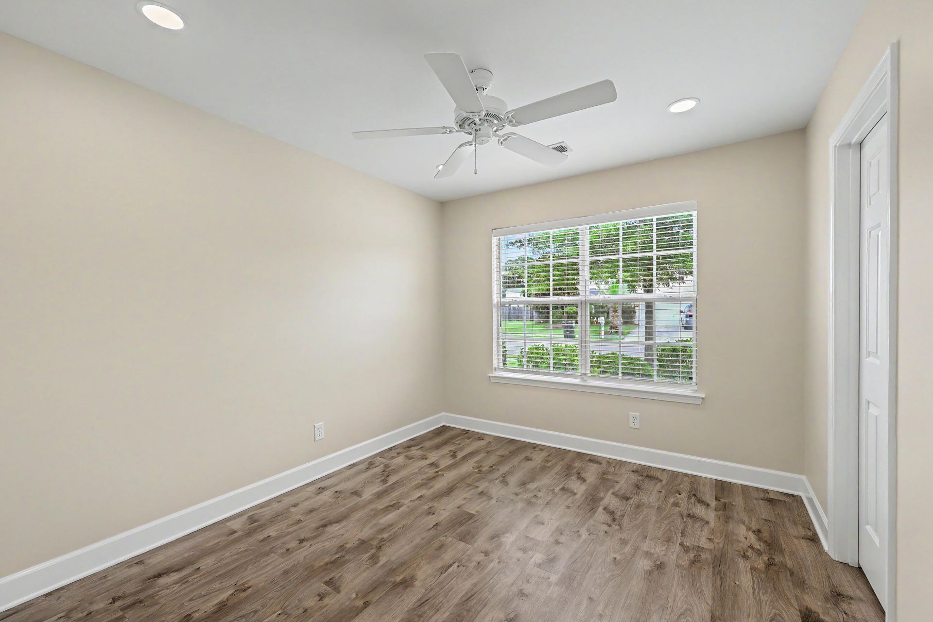 243 Dunning Road Photo 22