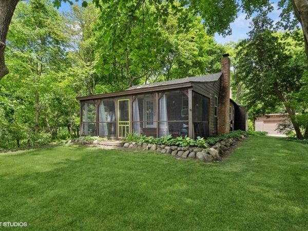 718 Three Oaks Road , Cary, IL 60013