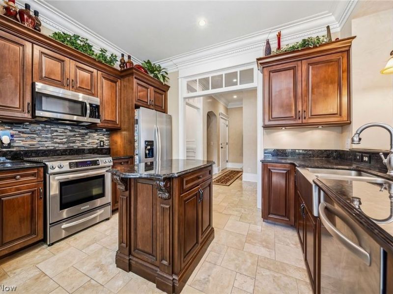 39487 Tudor Drive, Willoughby, OH 44094 Photo 5