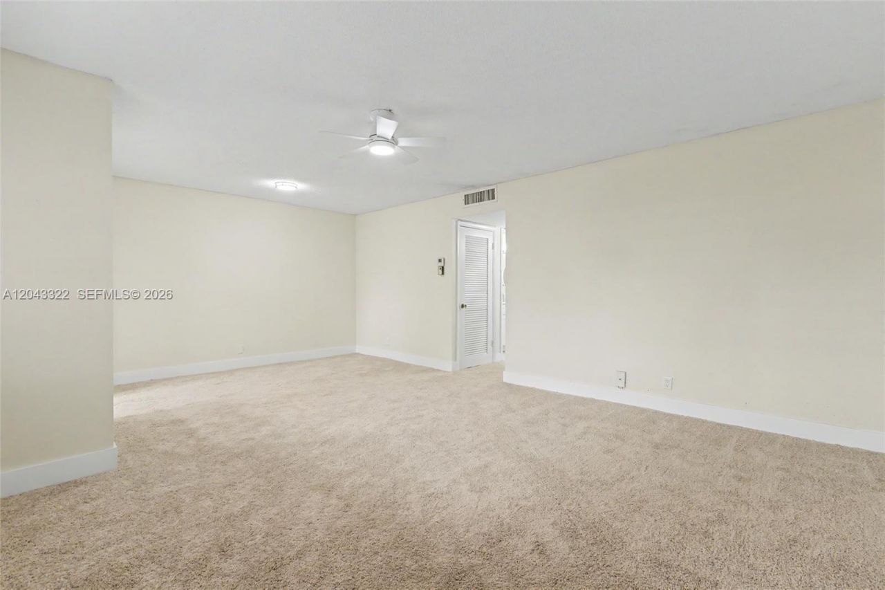 5300 Washington St , Unit K229, Hollywood, FL 33021 Photo