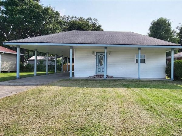 611 SAINT ROSE Avenue, St Rose, LA 70087