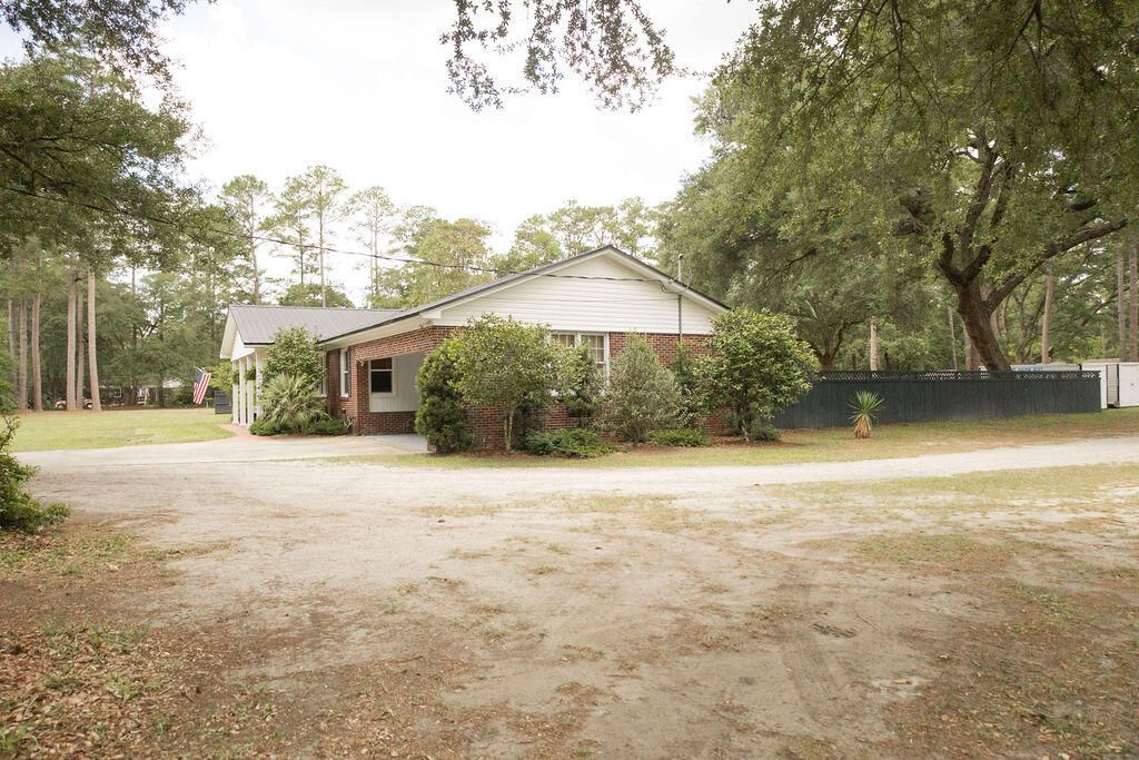 210 Jasmine Drive Photo 33