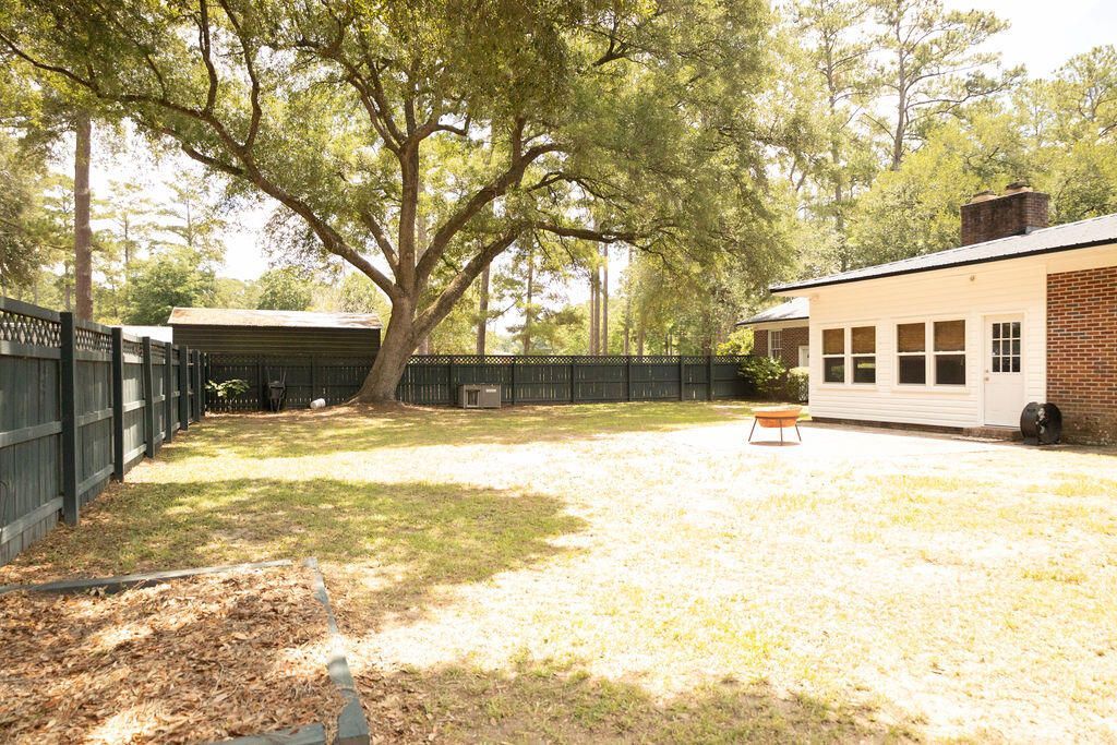 210 Jasmine Drive Photo 40