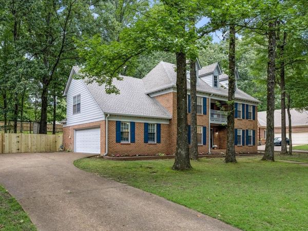 8670 RIVERWOOD FARMS PKY, Memphis, TN 38016
