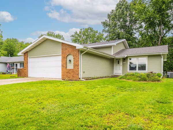 4633 Vista Drive, Bridgman, MI 49106