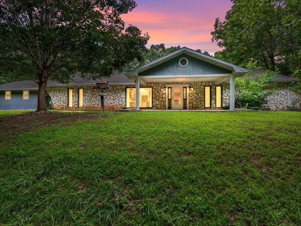 612 Stoneshire Drive , Highlandville, MO 65669