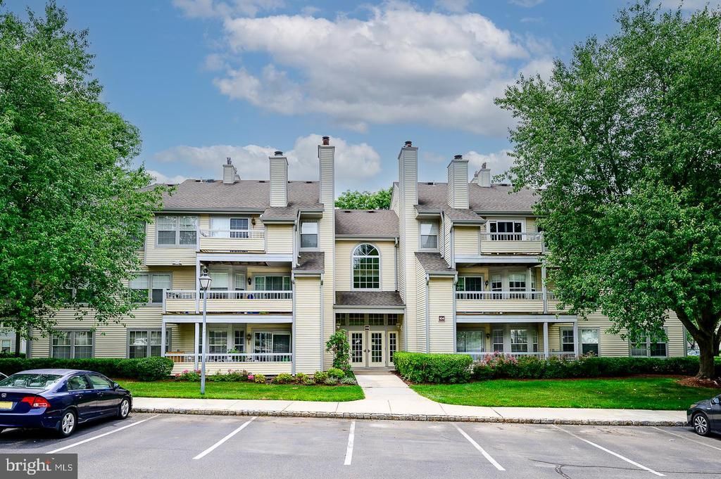 104 Heritage Boulevard, Unit 6, Princeton, NJ 08540 Main Photo